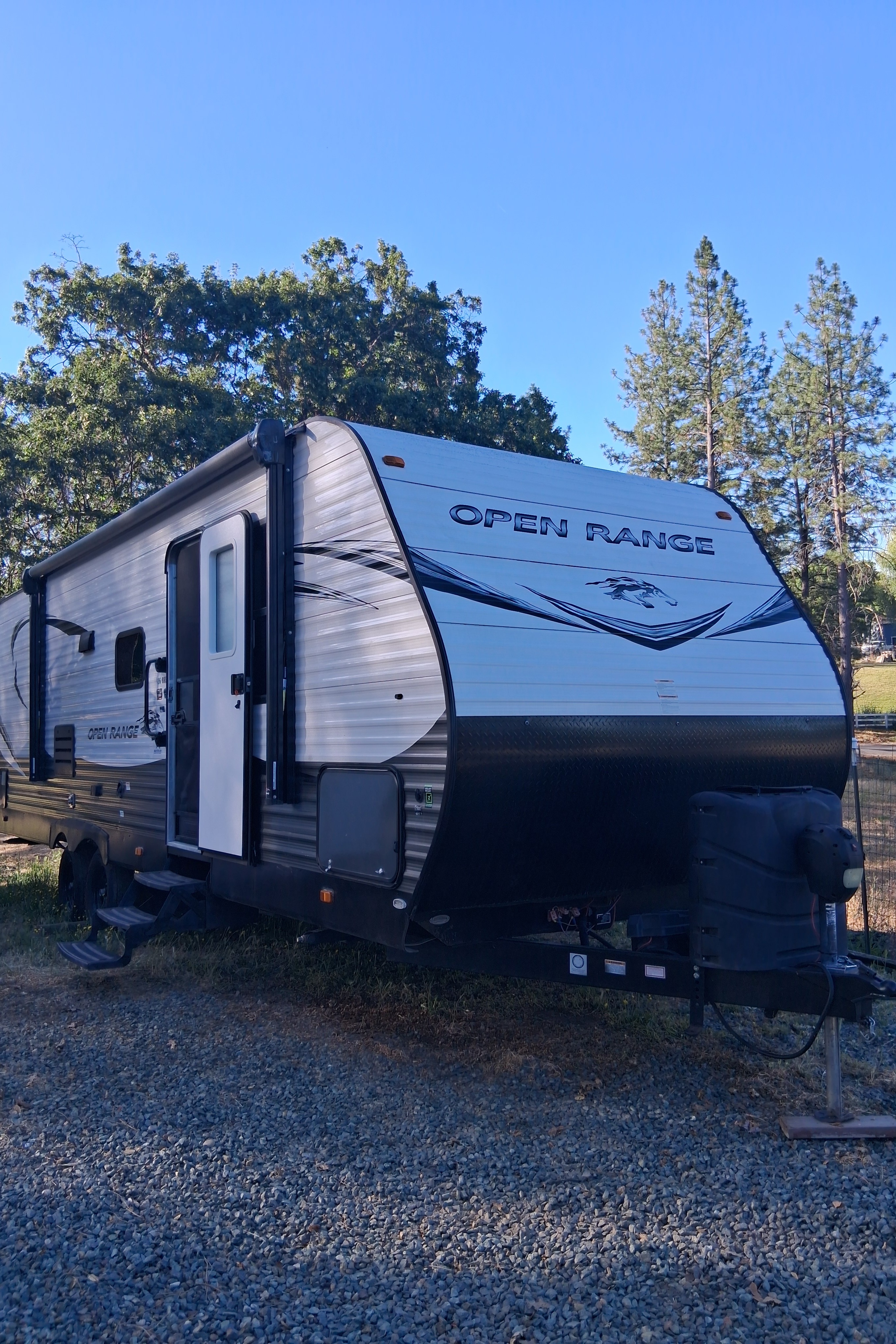 Tony's Highland Ridge RV 26 BHS Travel Trailer