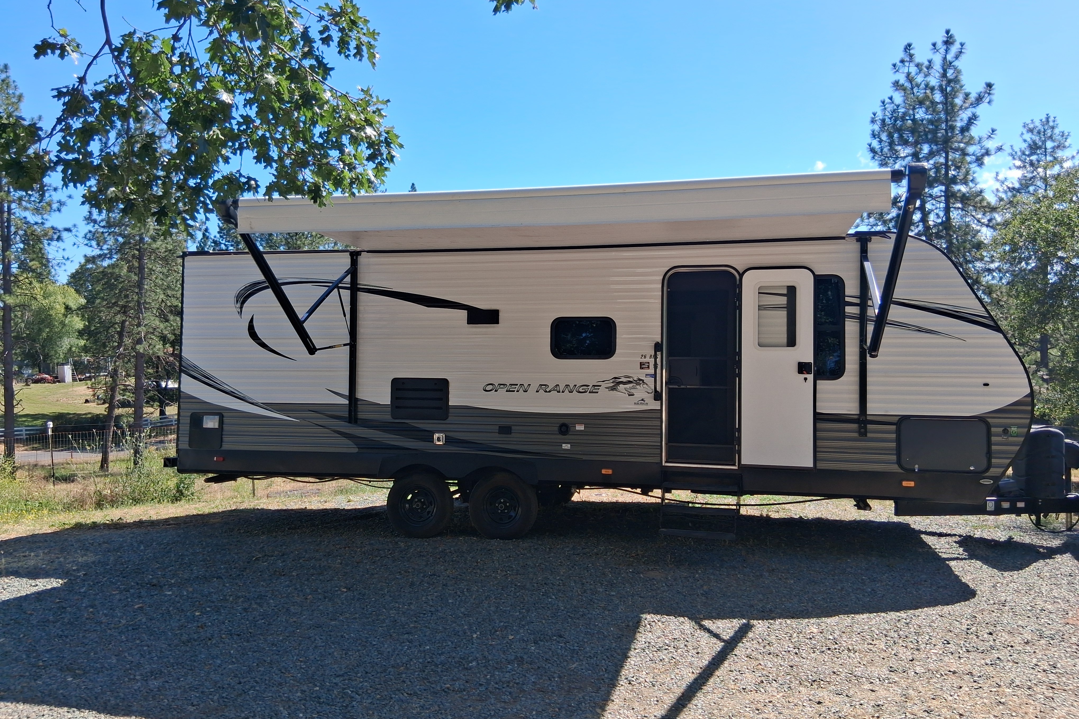 Tony's Highland Ridge RV 26 BHS Travel Trailer