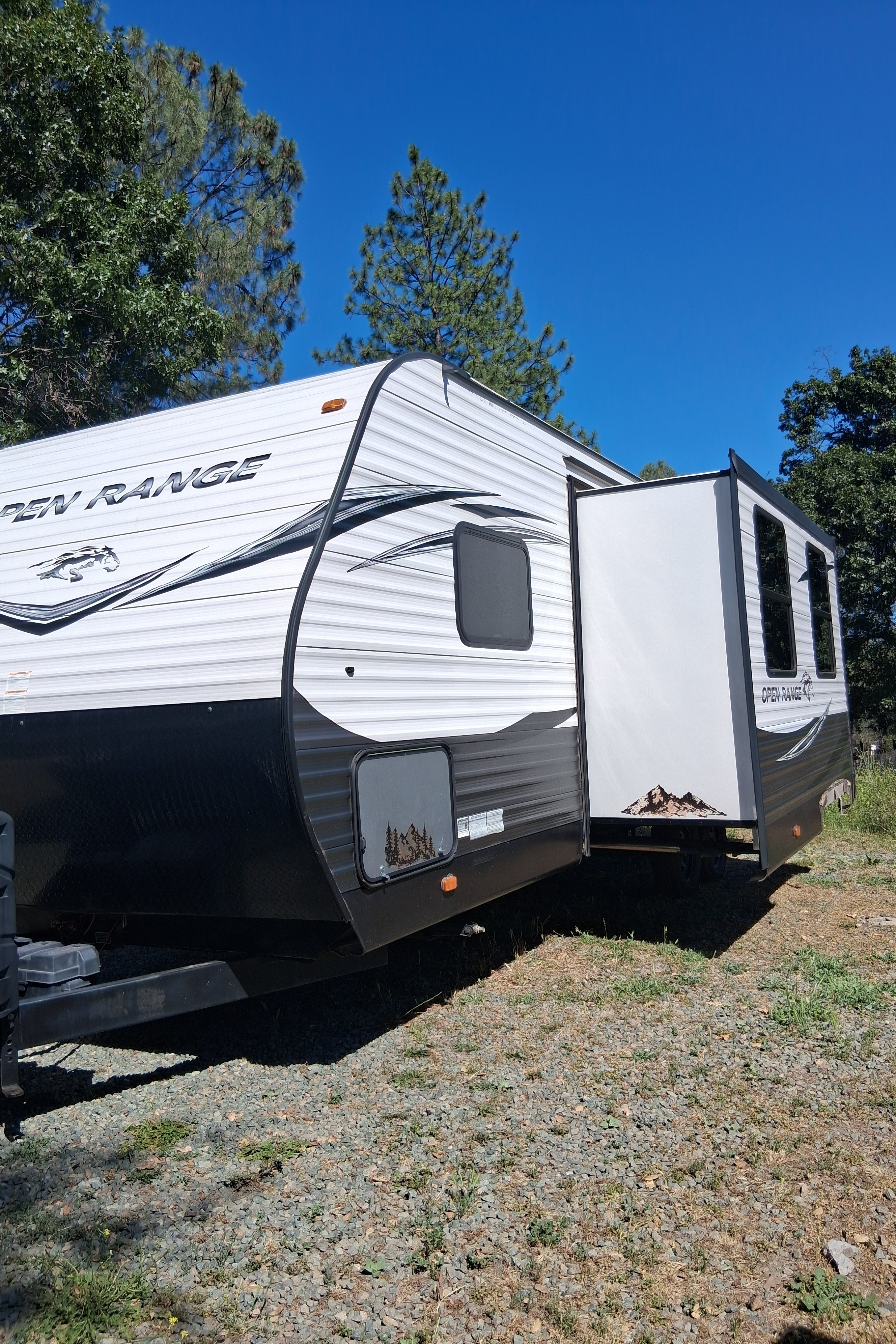 Tony's Highland Ridge RV 26 BHS Travel Trailer