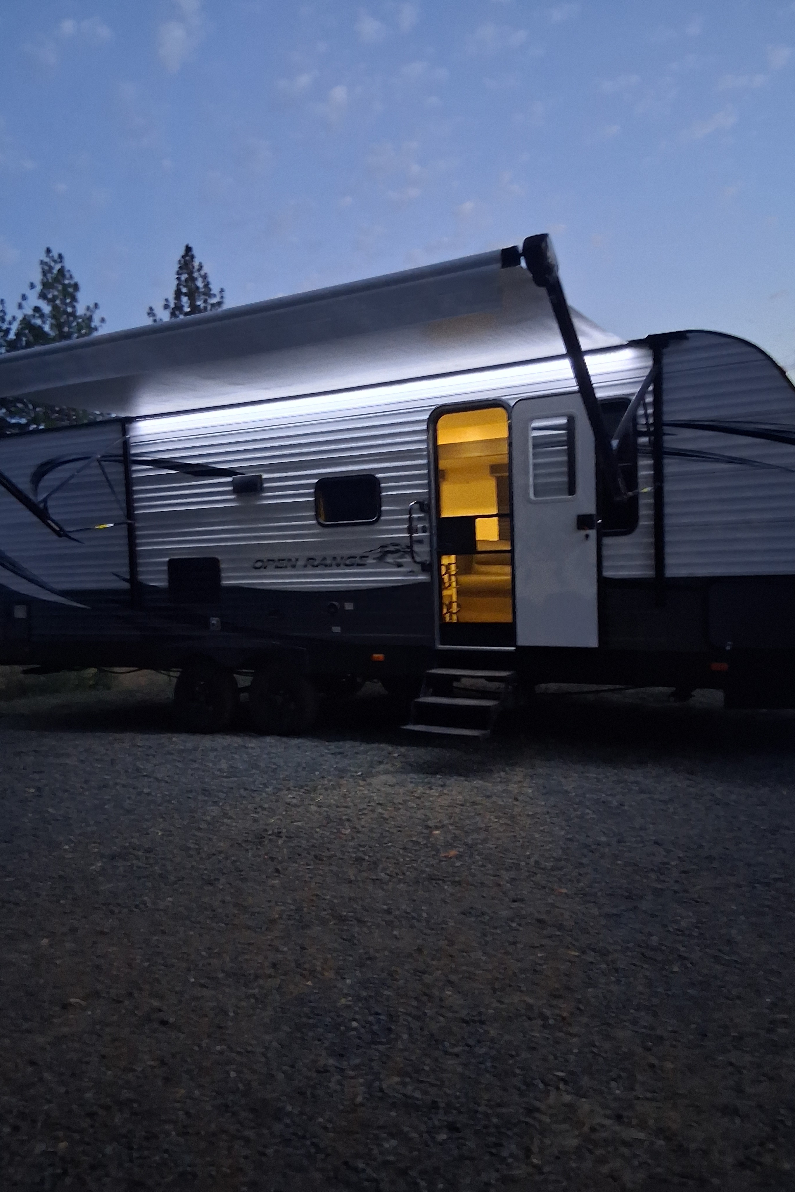 Tony's Highland Ridge RV 26 BHS Travel Trailer