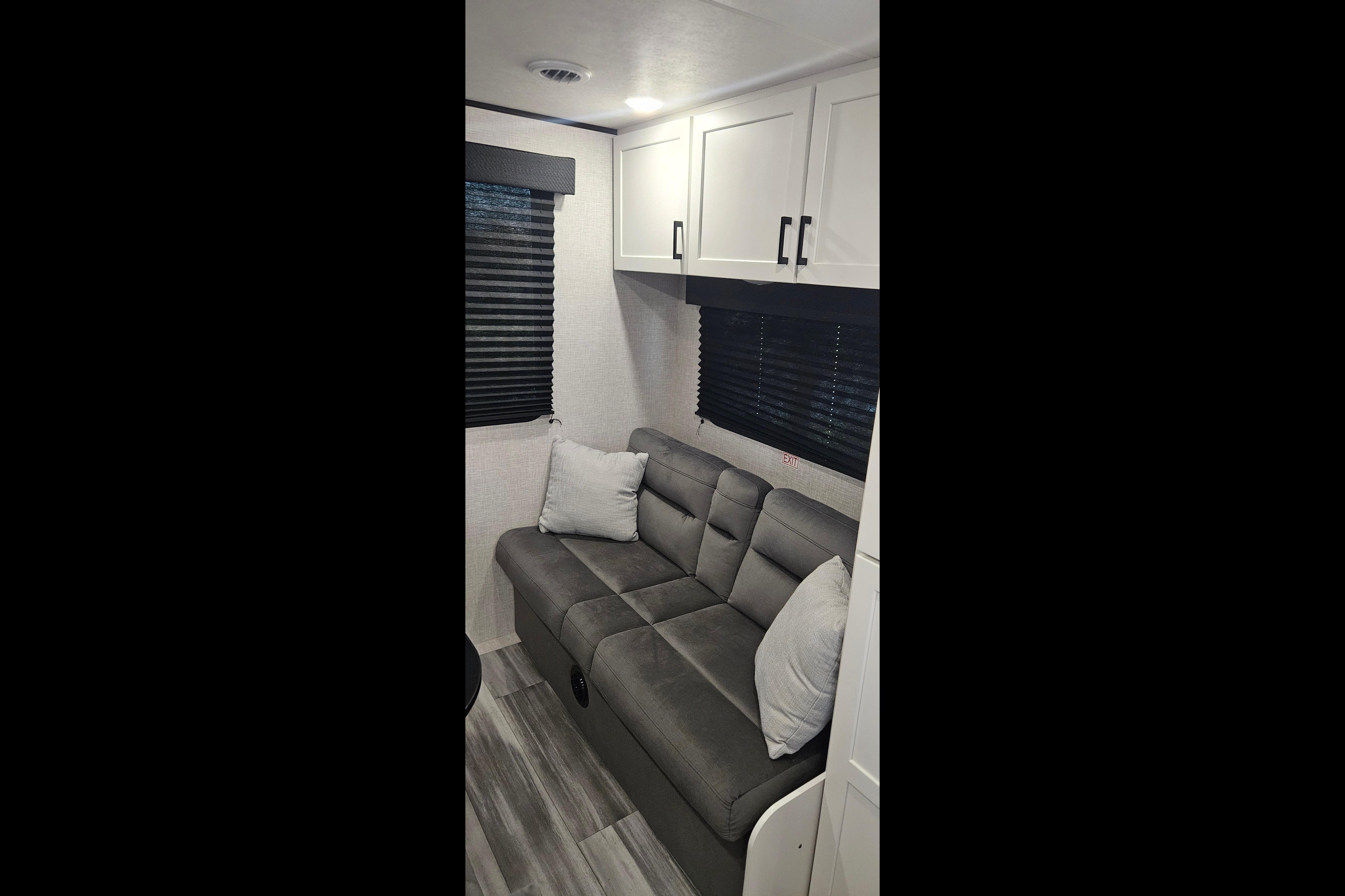2025 Jayco Jay Flight SLX 210 QB Travel Trailer (Couples or Small Families Trailer)