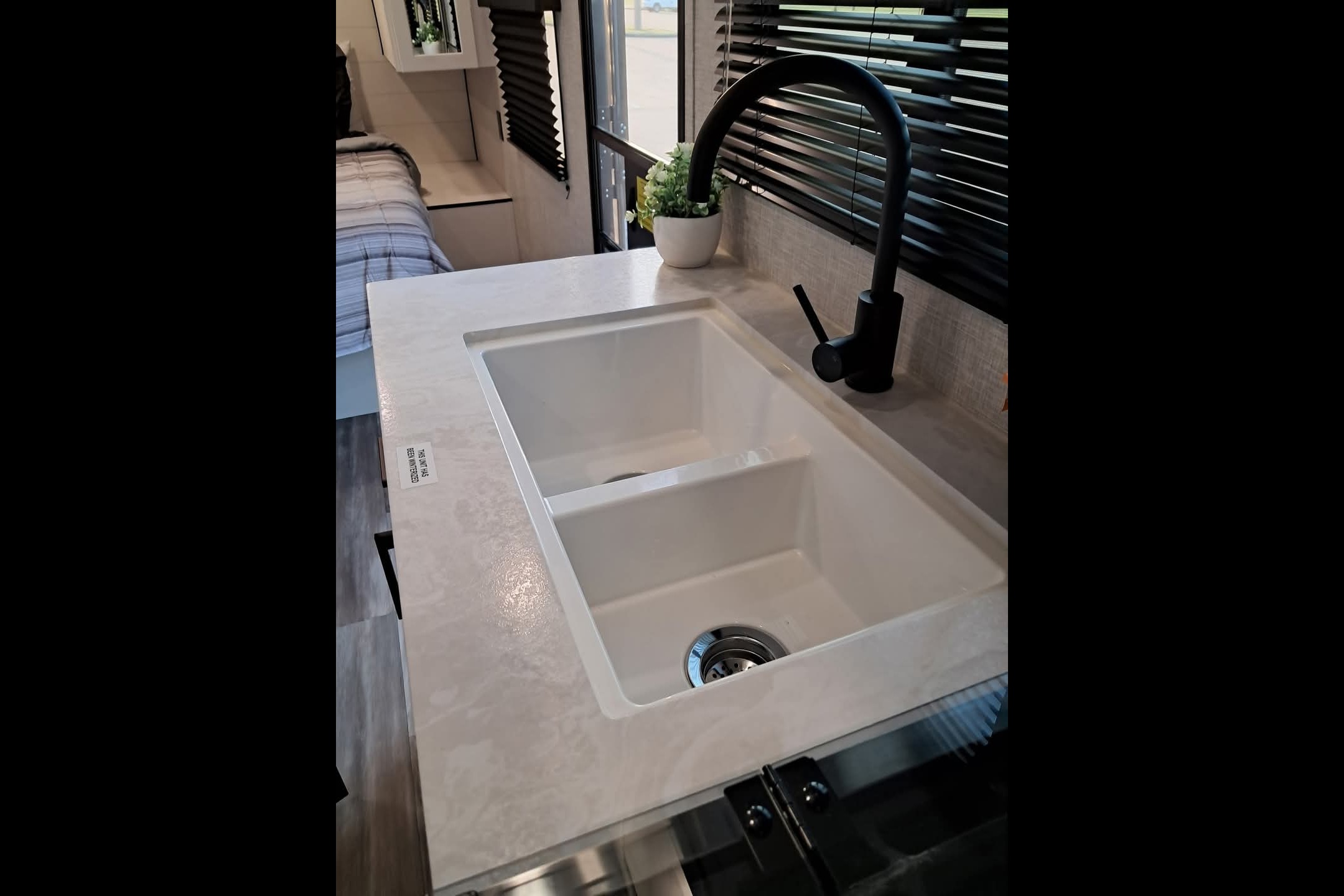 2025 Jayco Jay Flight SLX 210 QB Travel Trailer (Couples or Small Families Trailer)