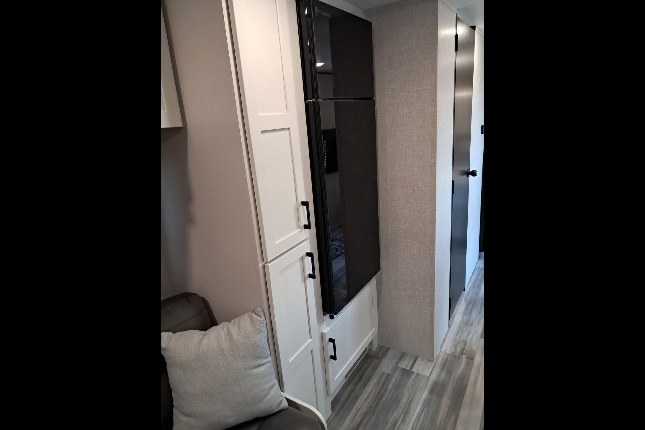 2025 Jayco Jay Flight SLX 210 QB Travel Trailer (Couples or Small Families Trailer)
