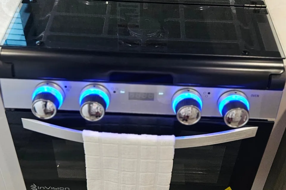 2025 Jayco Jay Flight SLX 210 QB Travel Trailer (Couples or Small Families Trailer)