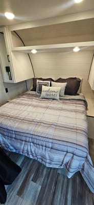 2025 Jayco Jay Flight SLX 210 QB Travel Trailer (Couples or Small Families Trailer)