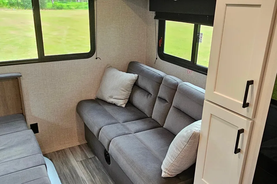 2025 Jayco Jay Flight SLX 210 QB Travel Trailer (Couples or Small Families Trailer)