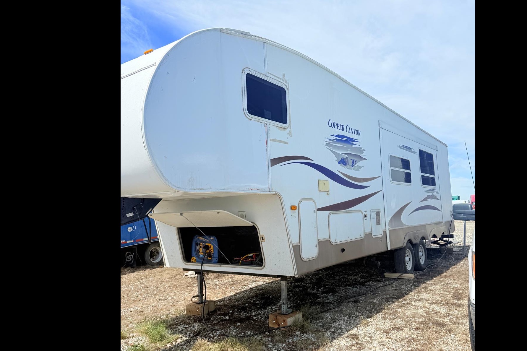 Canyon Cruiser Charlie - Adventure-ready fifth wheel Trailer