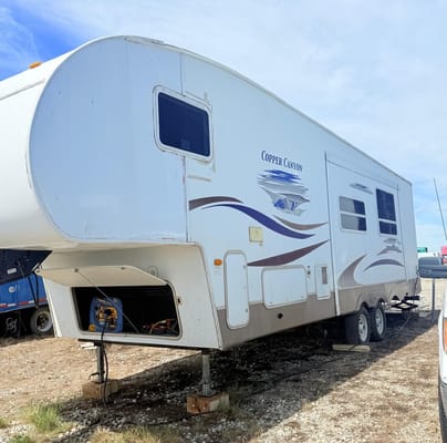 Canyon Cruiser Charlie - Adventure-ready fifth wheel Trailer