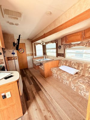 Canyon Cruiser Charlie - Adventure-ready fifth wheel Trailer