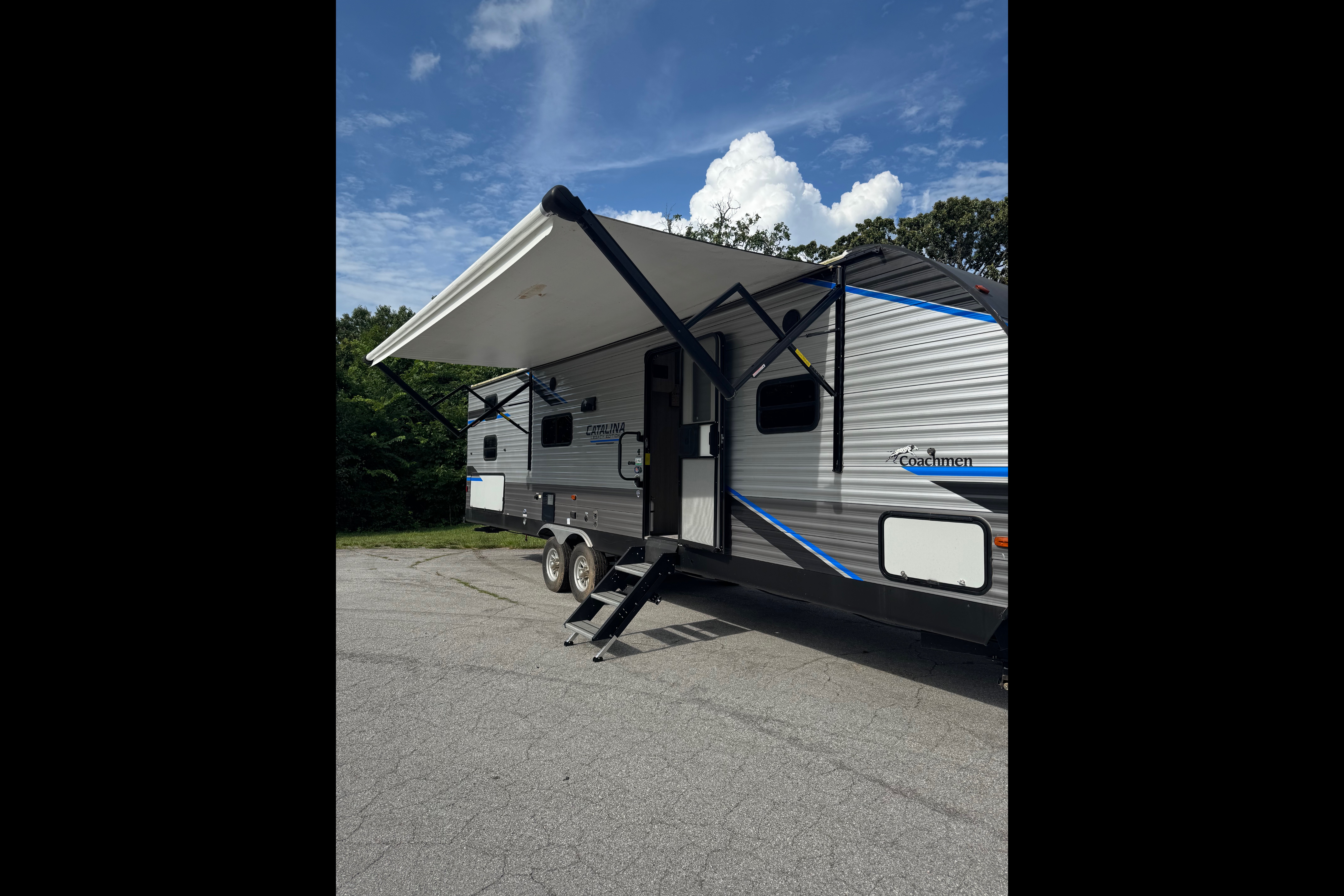Randy's Coachmen Catalina 303QBCK Travel Trailer