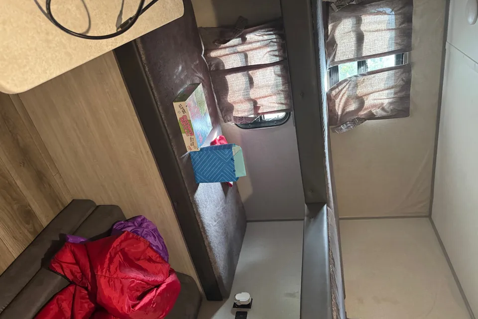 Randy's Coachmen Catalina 303QBCK Travel Trailer