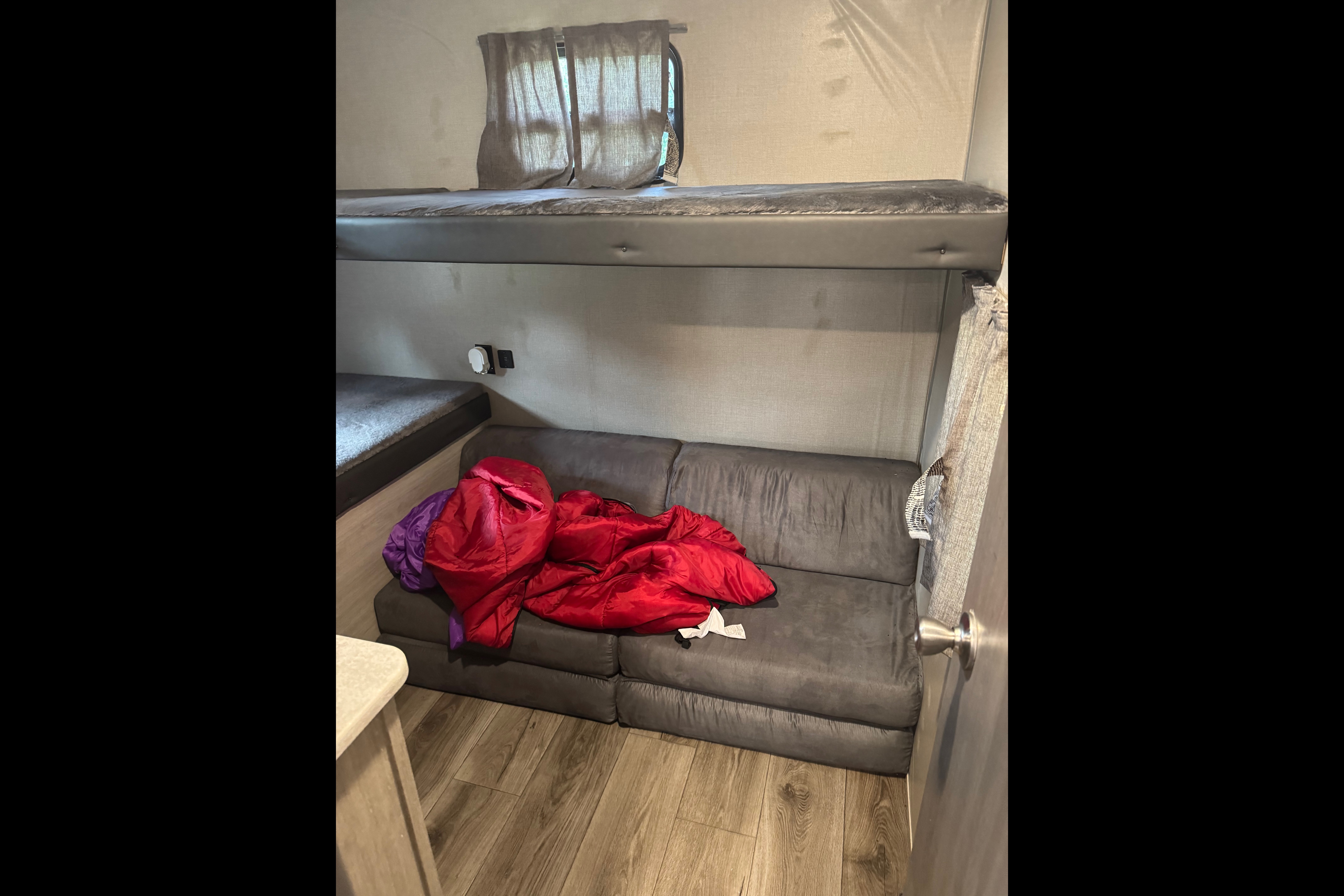 Randy's Coachmen Catalina 303QBCK Travel Trailer