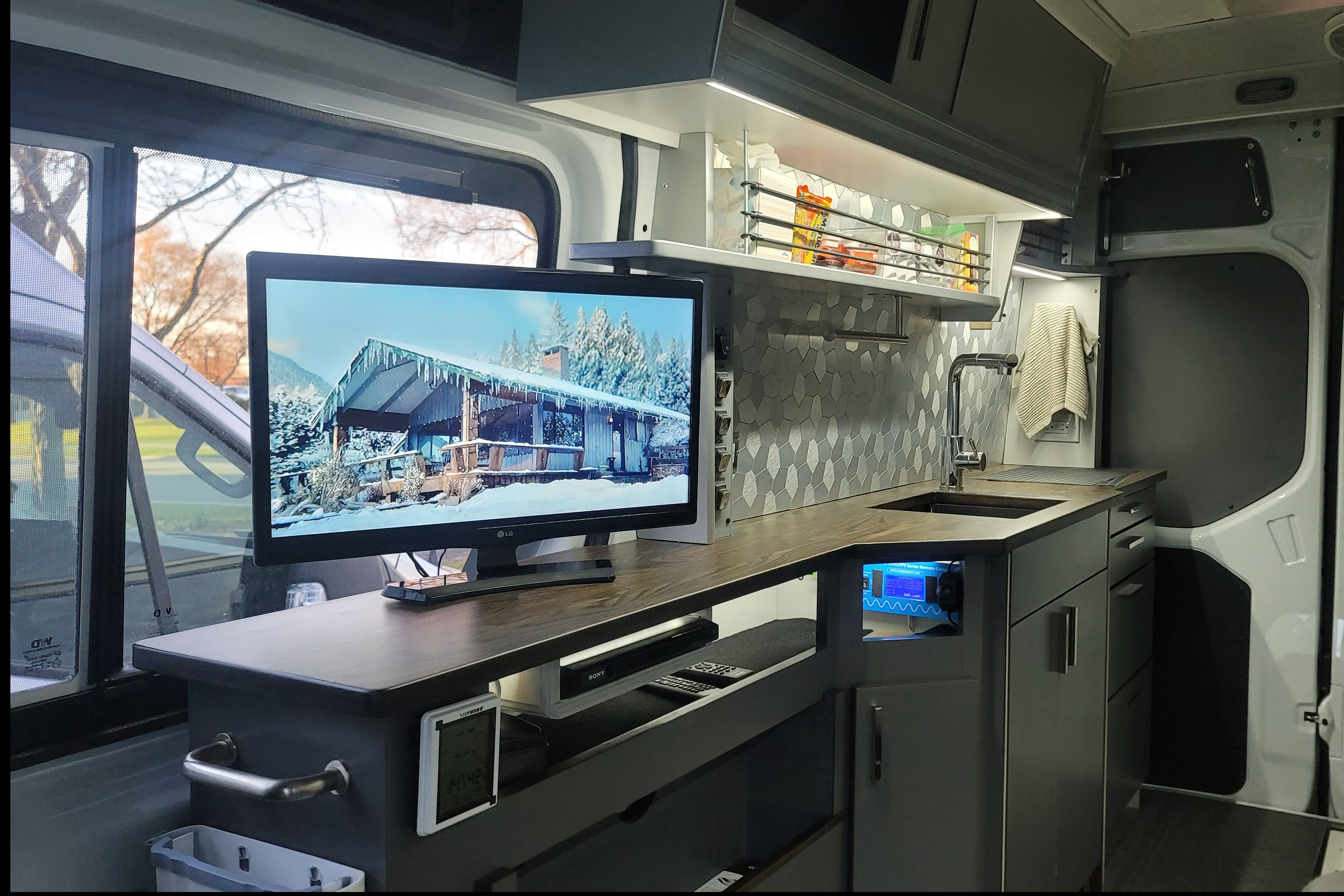 Moonbean, Sprinter Adventure Van 2022