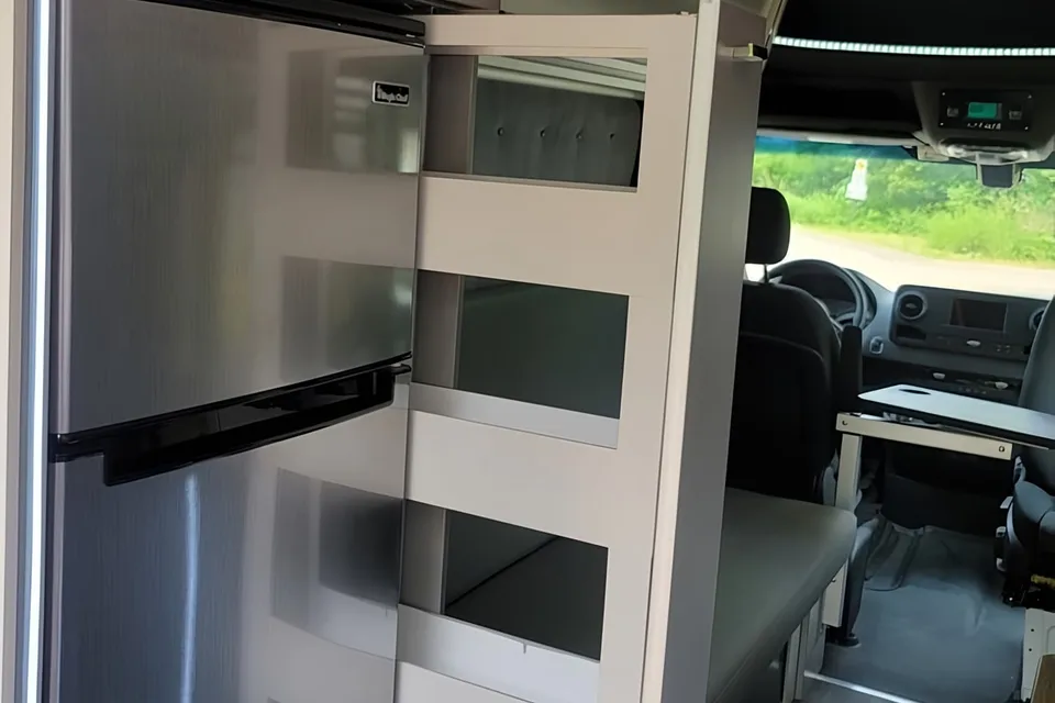 Moonbean, Sprinter Adventure Van 2022