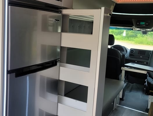 Moonbean, Sprinter Adventure Van 2022