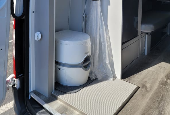 Moonbean, Sprinter Adventure Van 2022