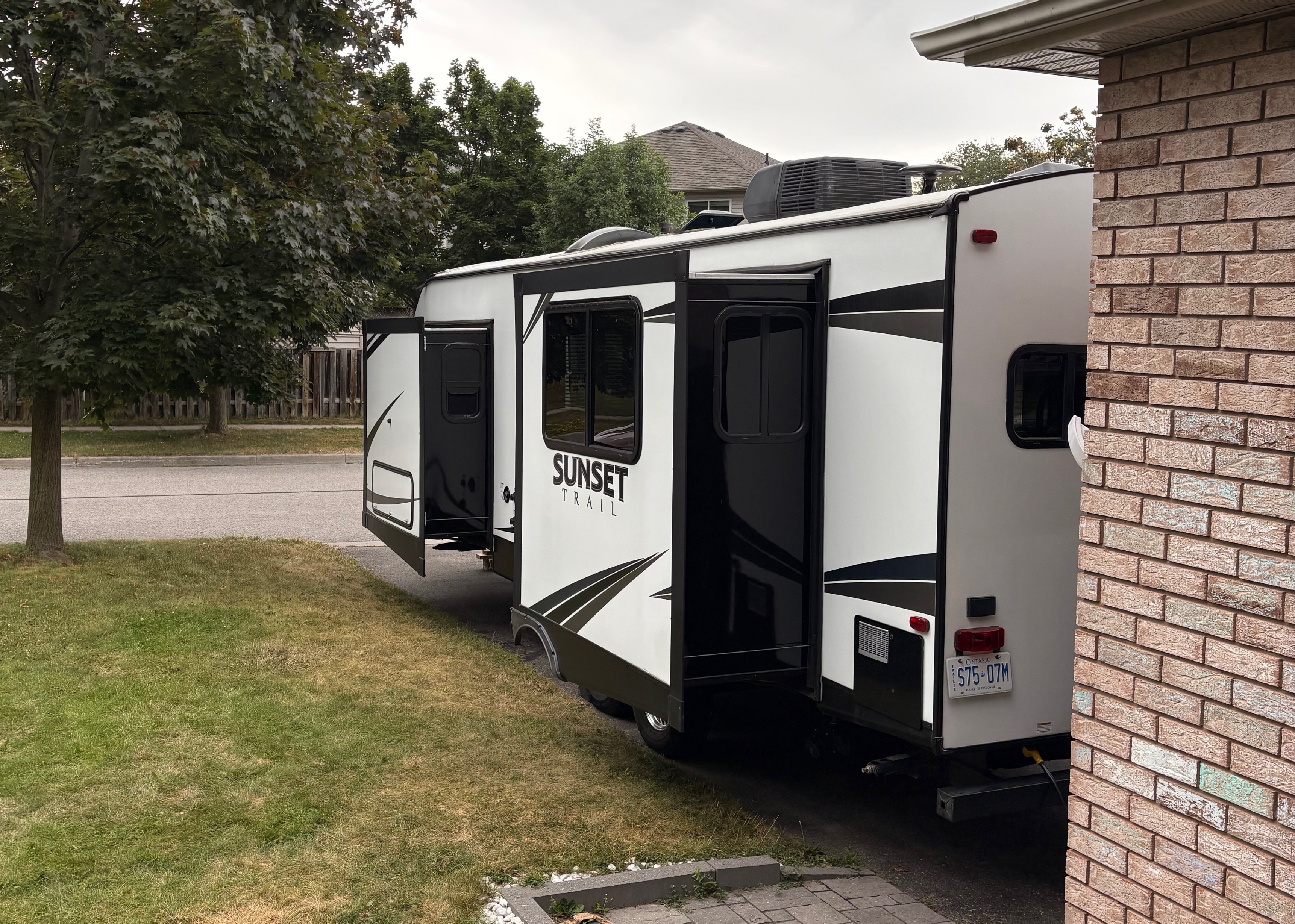 Darryl and Tieran’s Crossroads 250rk Travel Trailer