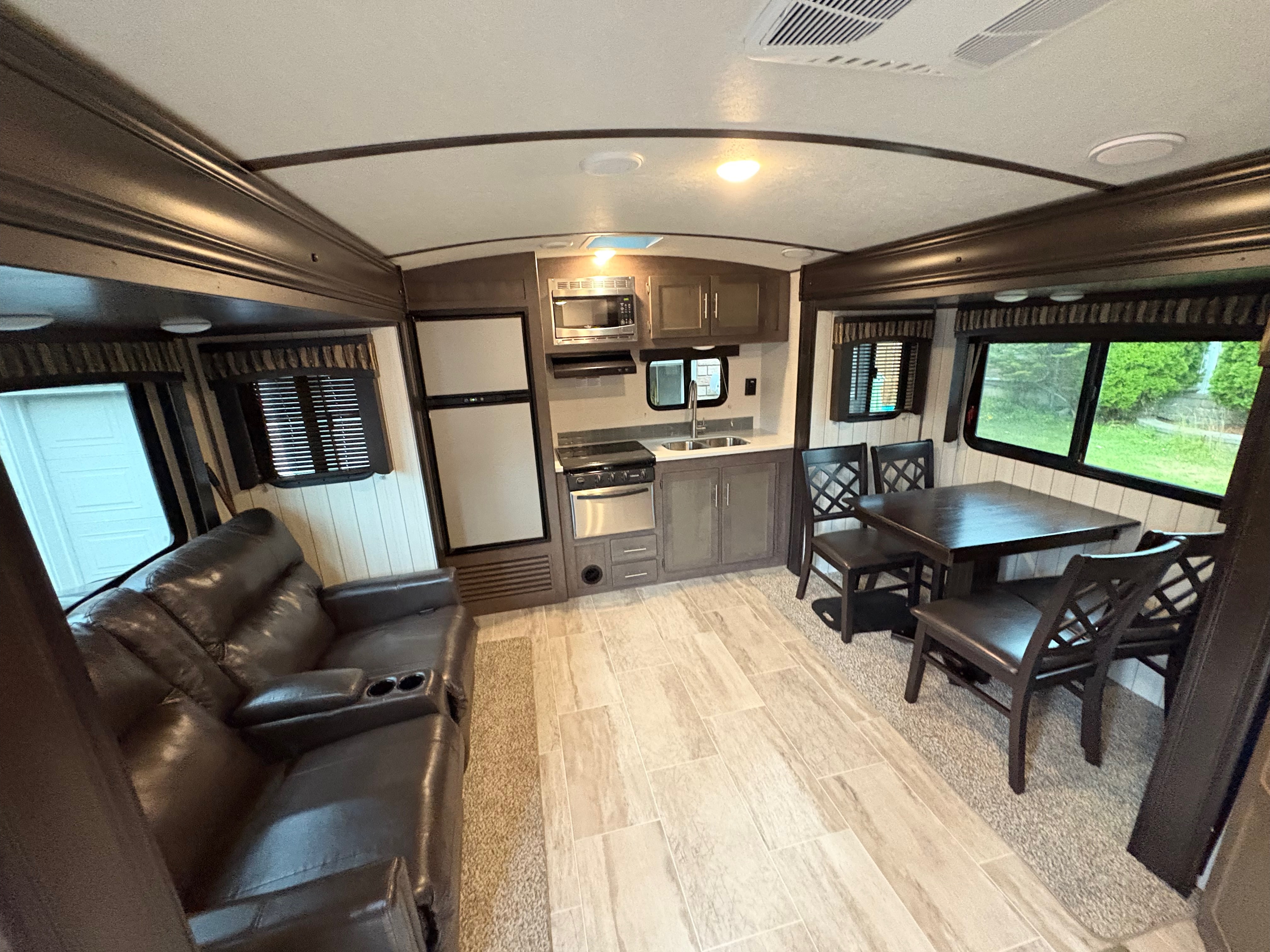 Darryl and Tieran’s Crossroads 250rk Travel Trailer