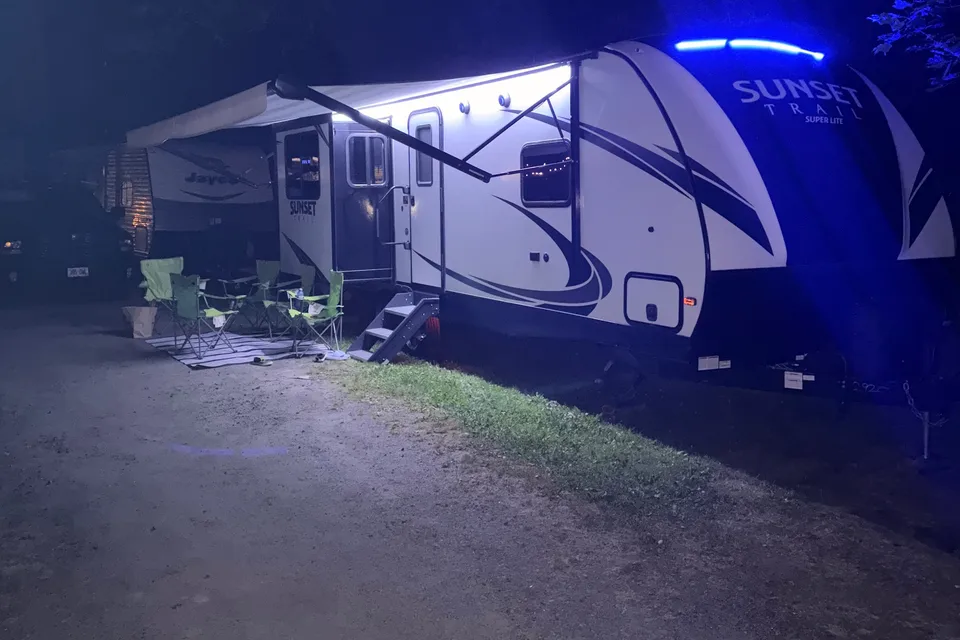 Darryl and Tieran’s Crossroads 250rk Travel Trailer