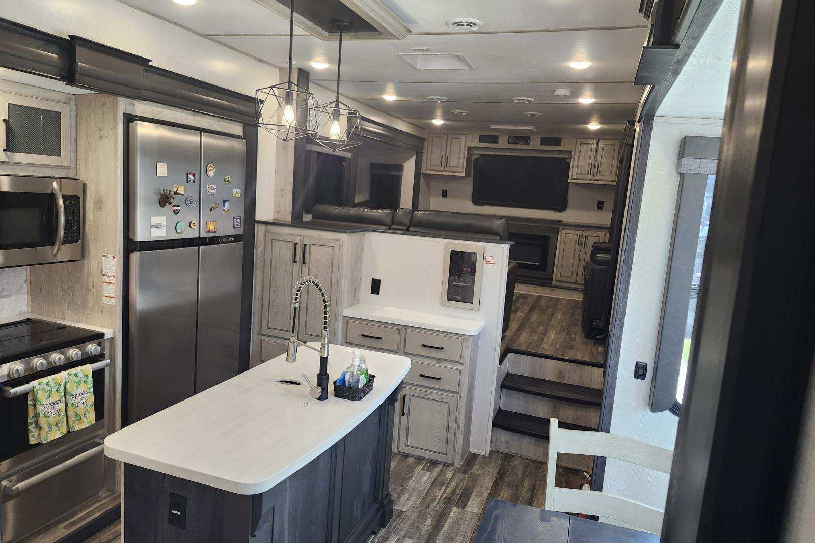 Lawrence's Keystone Avalanche Fifth Wheel