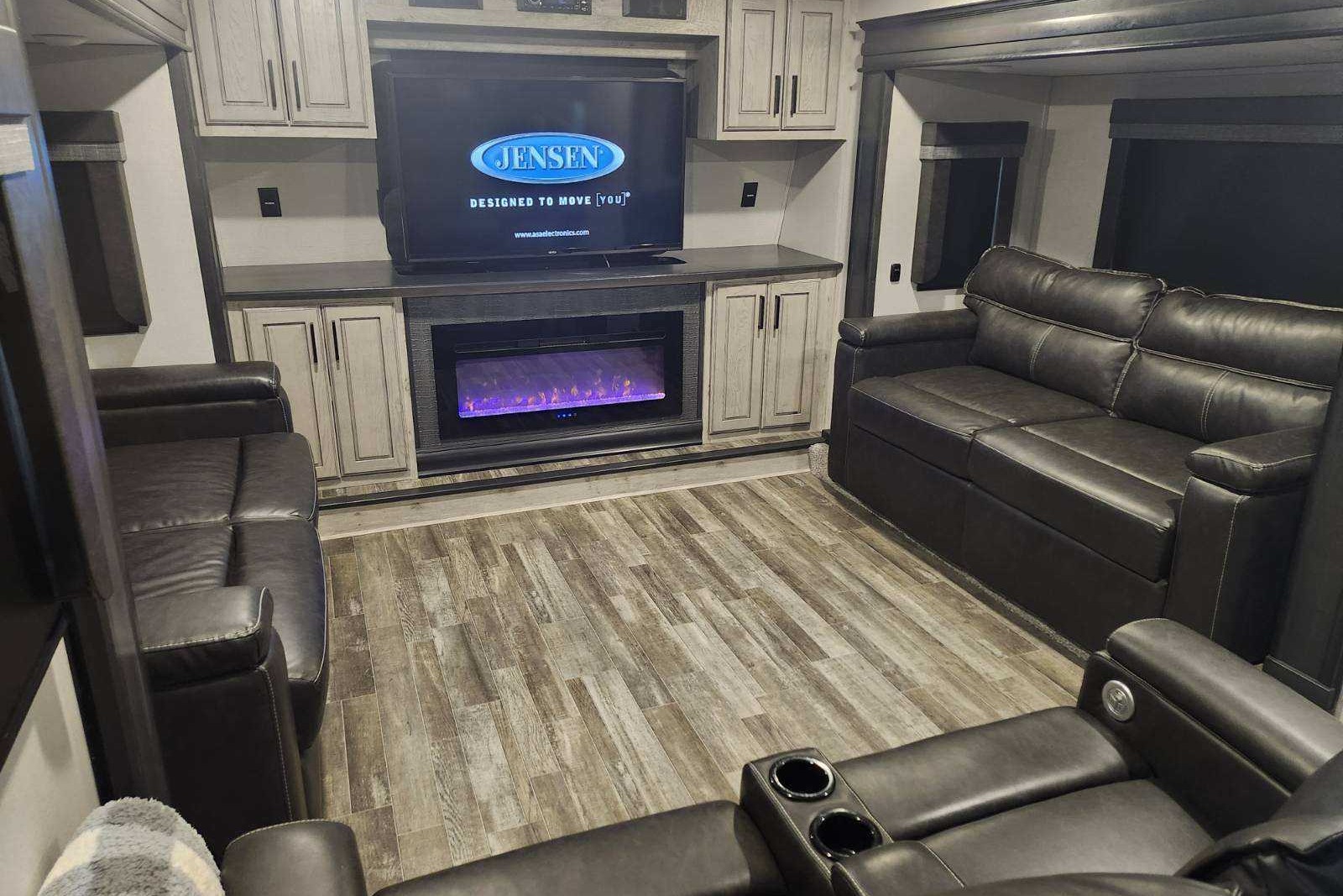 Lawrence's Keystone Avalanche Fifth Wheel