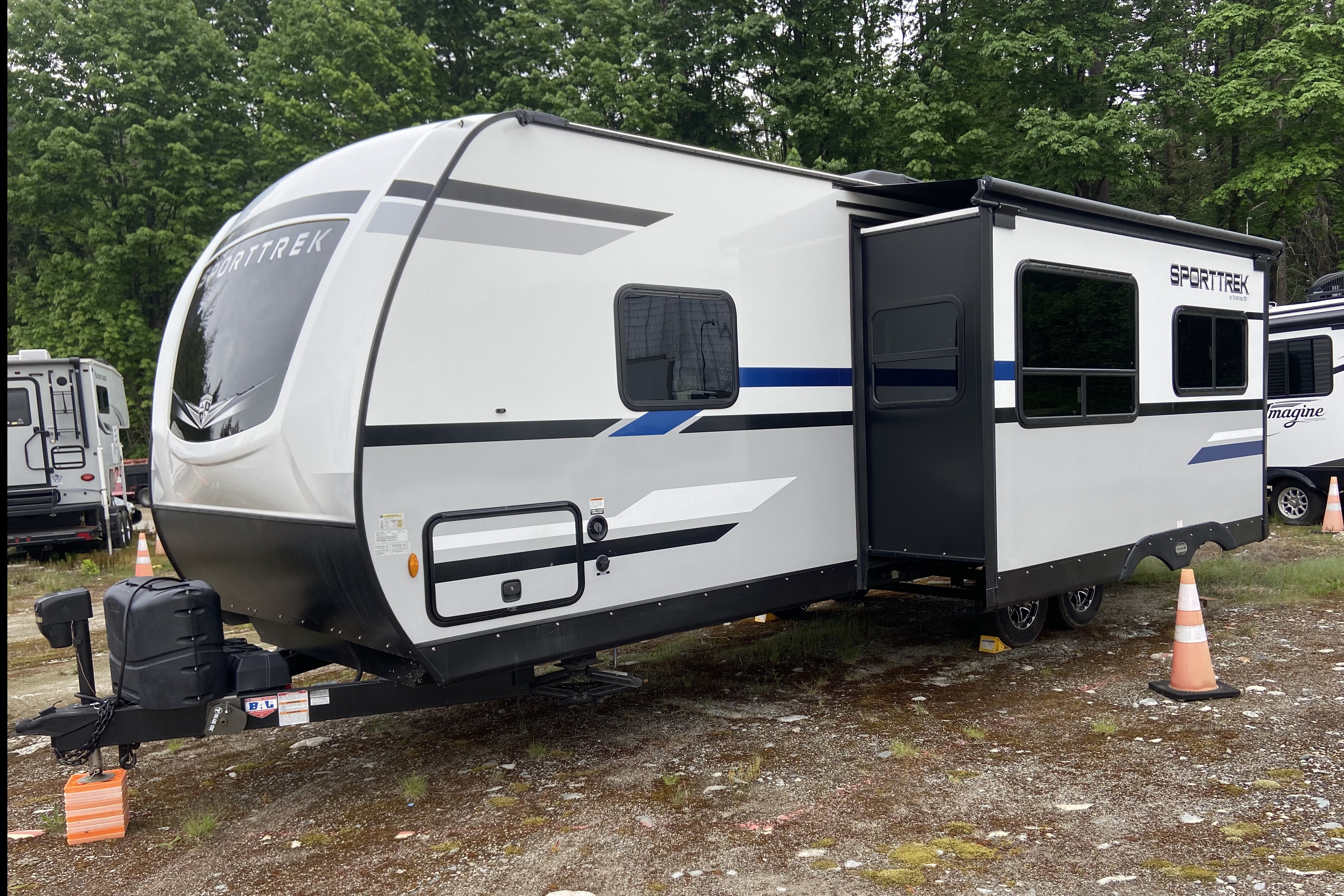 Zach's Venture Sporttrek Travel Trailer