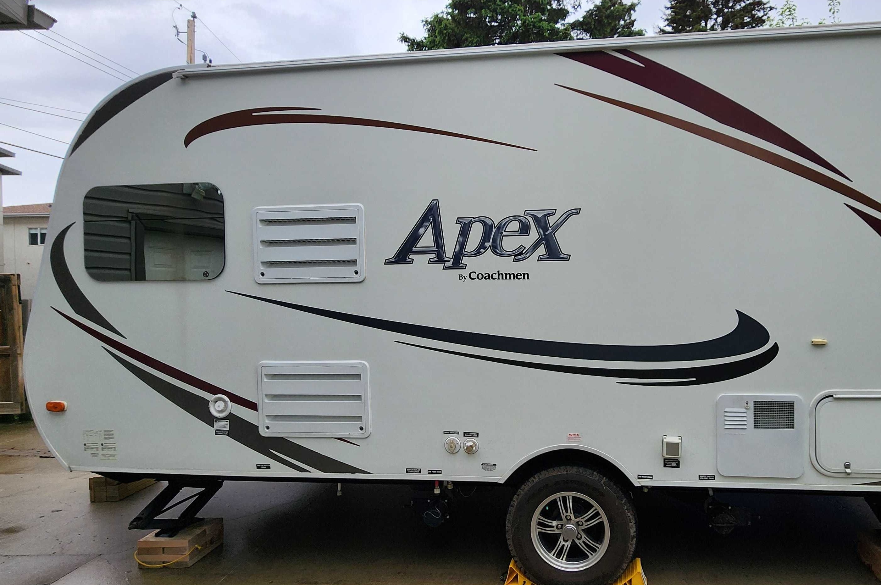 KC Coachmen Apex 18BH
