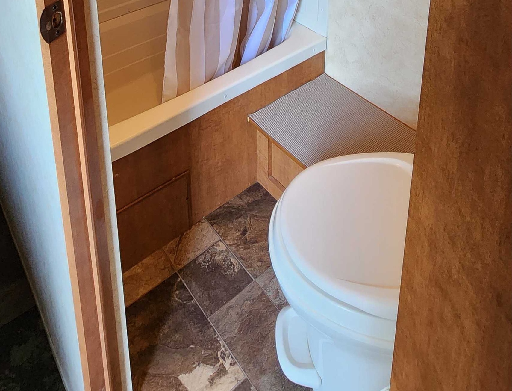 KC Coachmen Apex 18BH