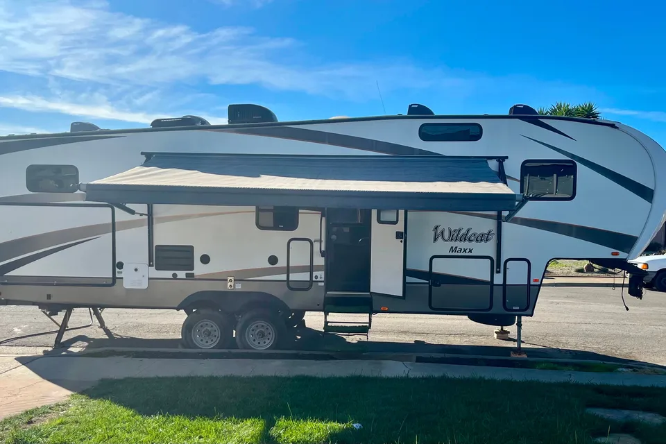 Justin's bunkhouse Forest River Wildcat maxx Fifth Wheel