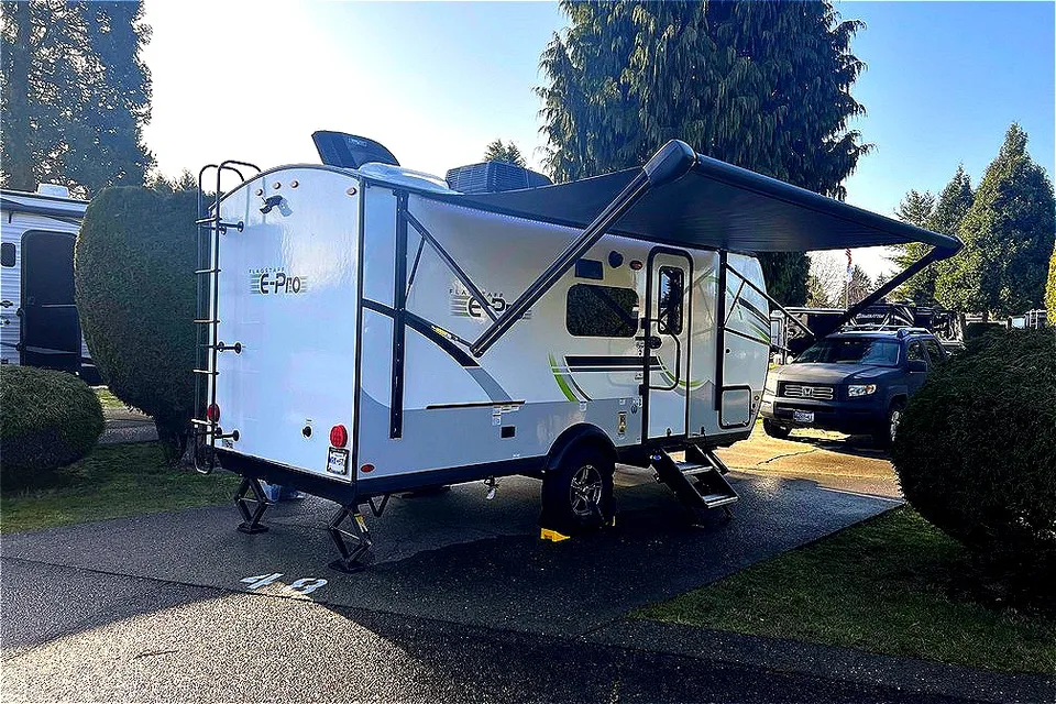 Grover ! New E-Pro 19BH  Lite Travel Trailer