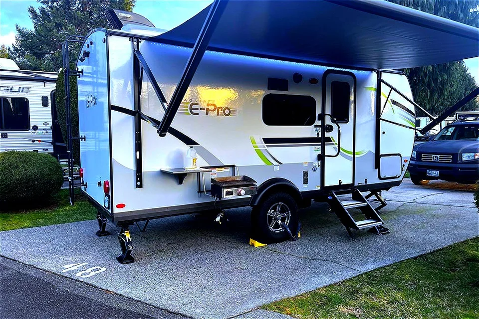 Grover ! New E-Pro 19BH  Lite Travel Trailer