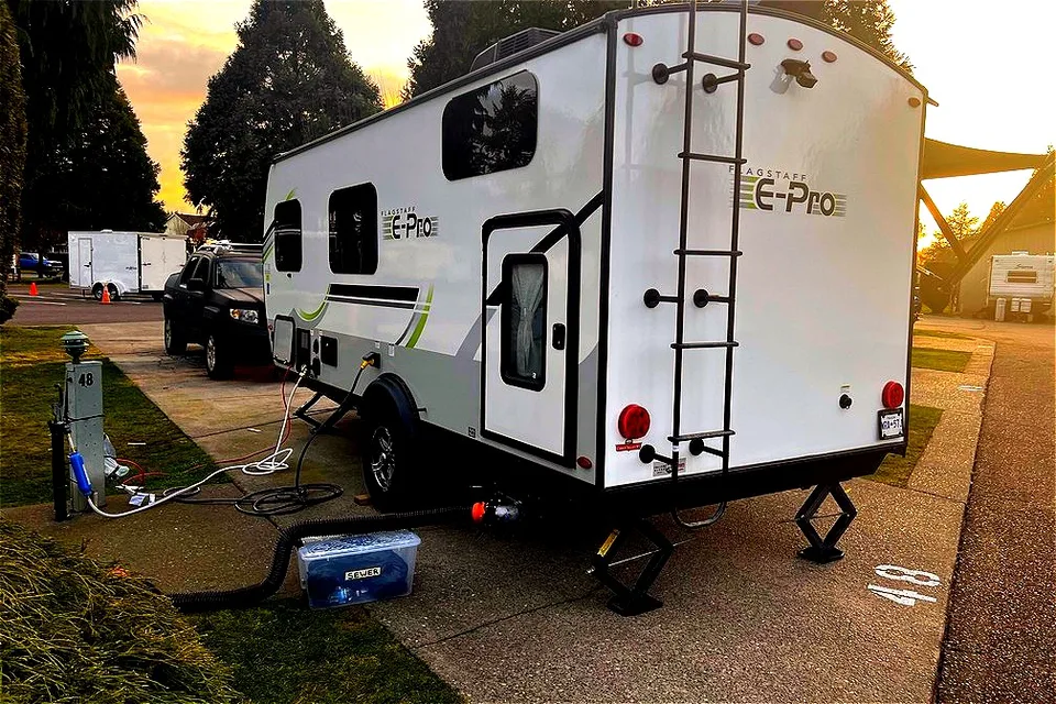 Grover ! New E-Pro 19BH  Lite Travel Trailer