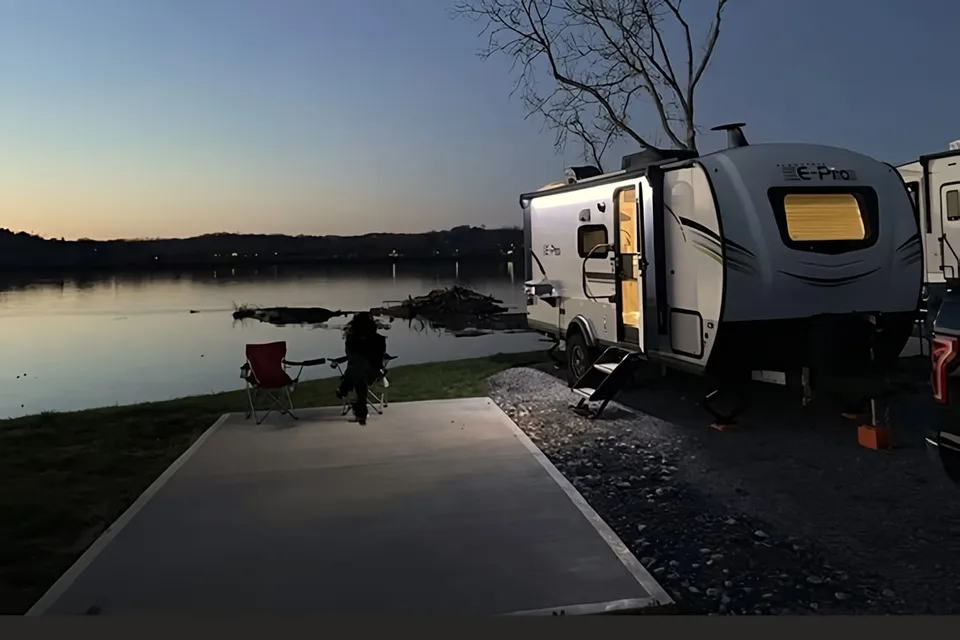 Grover ! New E-Pro 19BH  Lite Travel Trailer