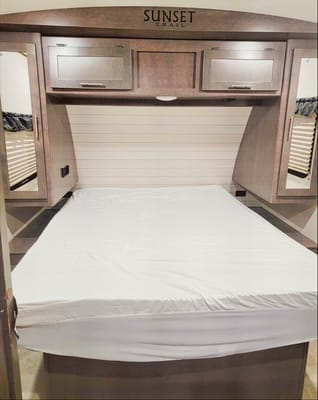 Catch the Sunset | Fully Loaded Family Bunkhouse