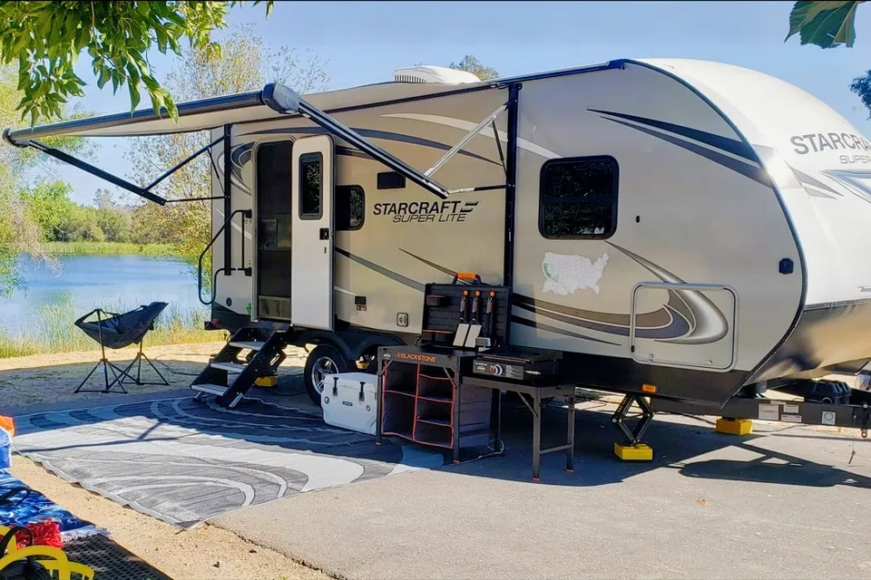 The Hangout Starcraft Super Lite 212FB (DELIVERY ONLY)