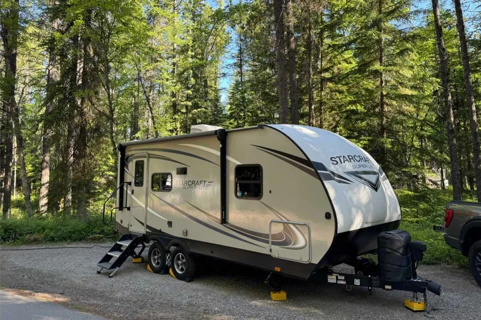 The Hangout Starcraft Super Lite 212FB (DELIVERY ONLY)