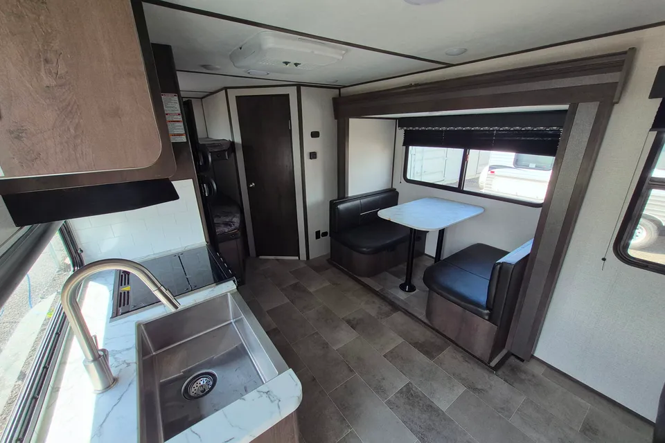 Dutchmen Coleman LRG 1905BH Travel Trailer