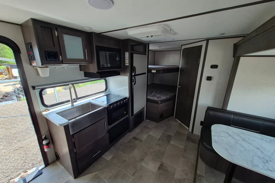 Dutchmen Coleman LRG 1905BH Travel Trailer