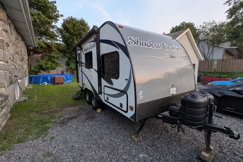 Shadow Cruiser 185 FBR Roulotte
