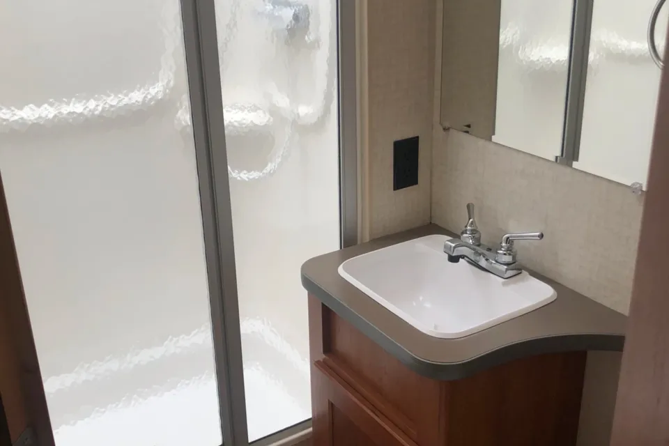 John's Winnebago Minnie Winnie 22R