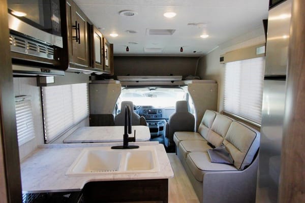 2021 RV&I Leprechaun