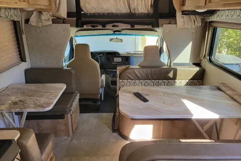Kevin's Coachmen Leprechaun 230CB Class C