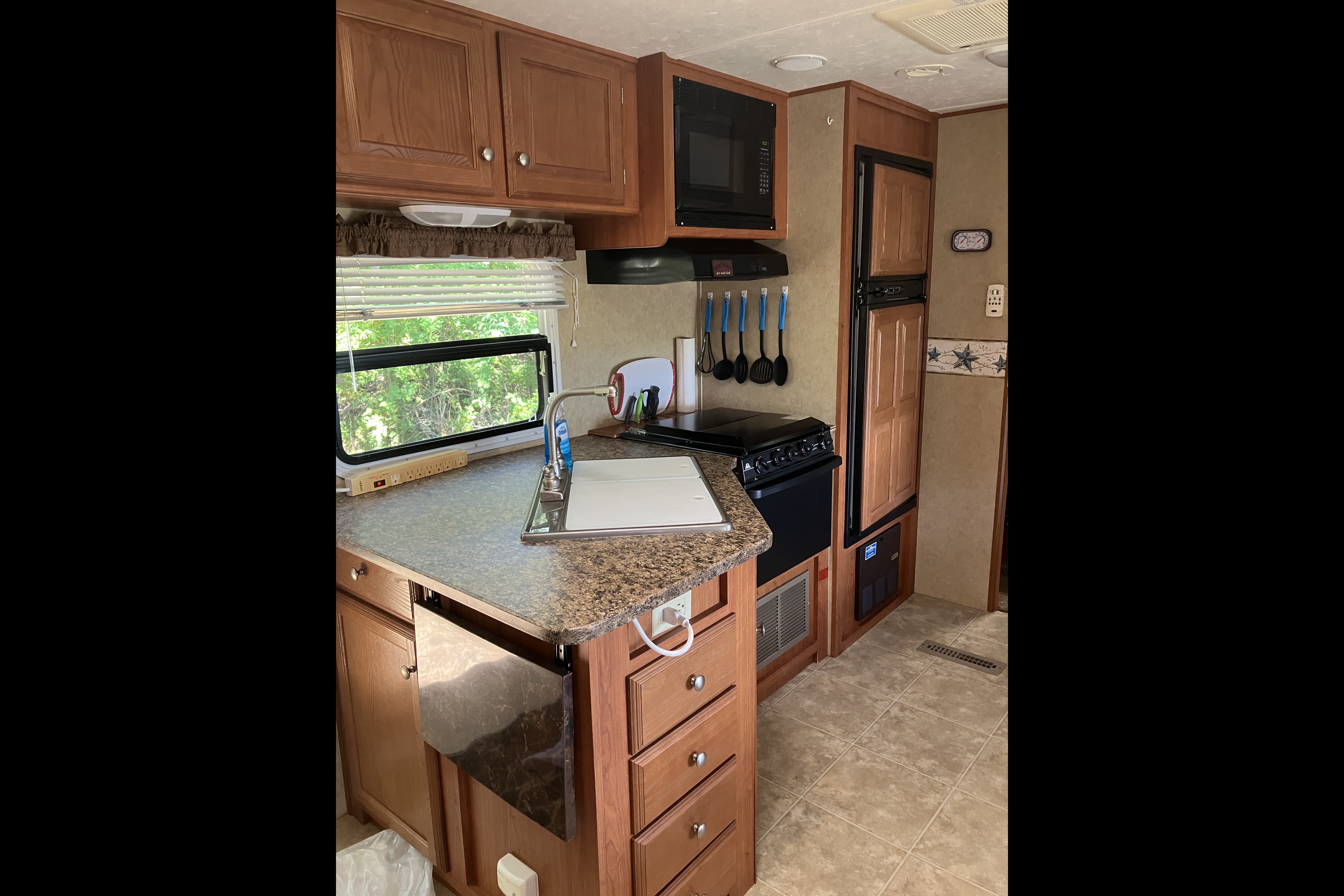 Happy Place R-Vision Trail Bay Travel Trailer