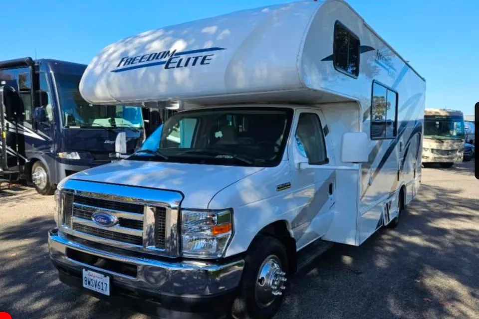 Ulindo Thor Motor Coach Freedom Elite Class C