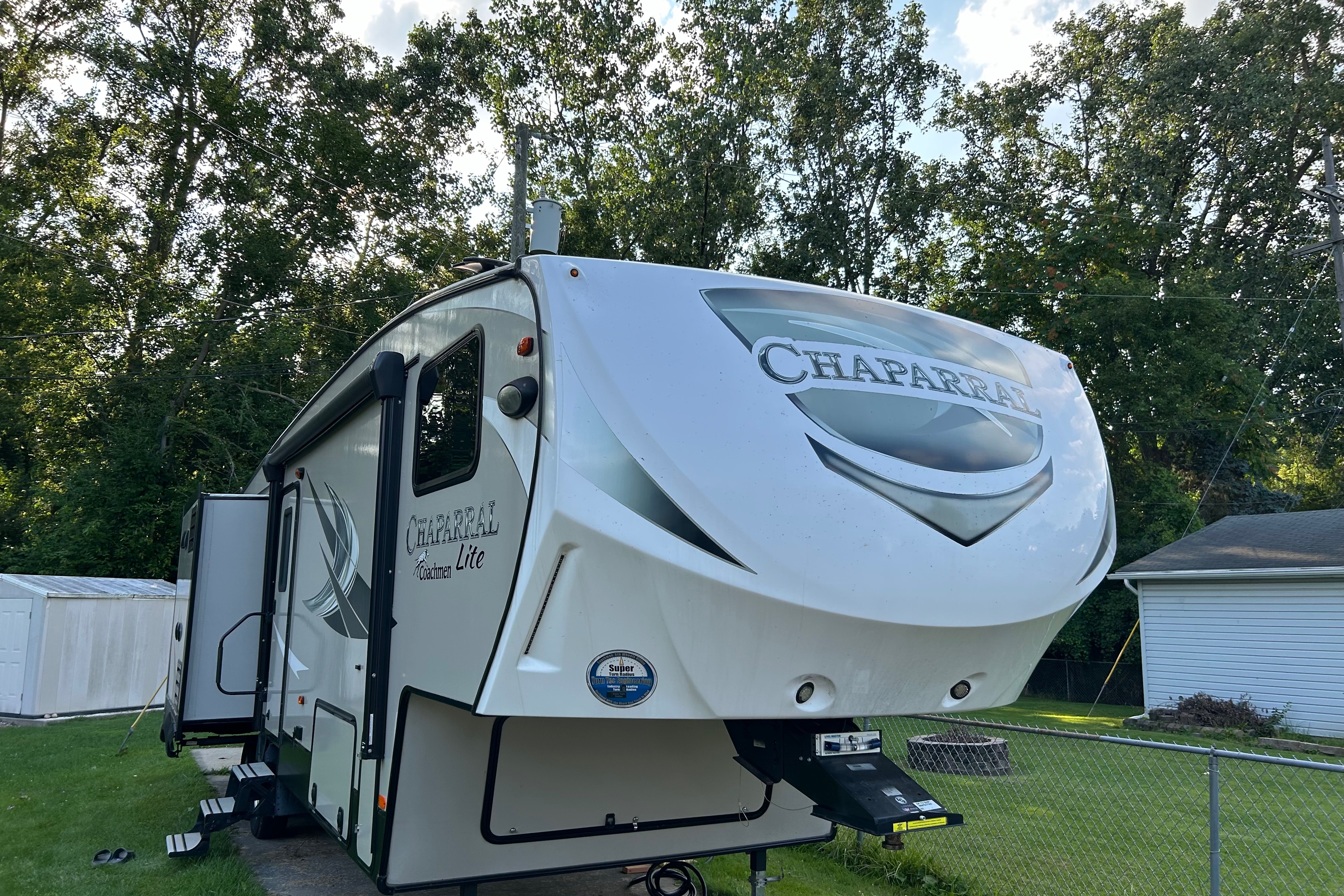 Jeff's Coachmen Chaparral lite Fifth Wheel