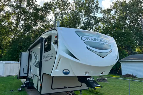 Jeff's Coachmen Chaparral lite Fifth Wheel
