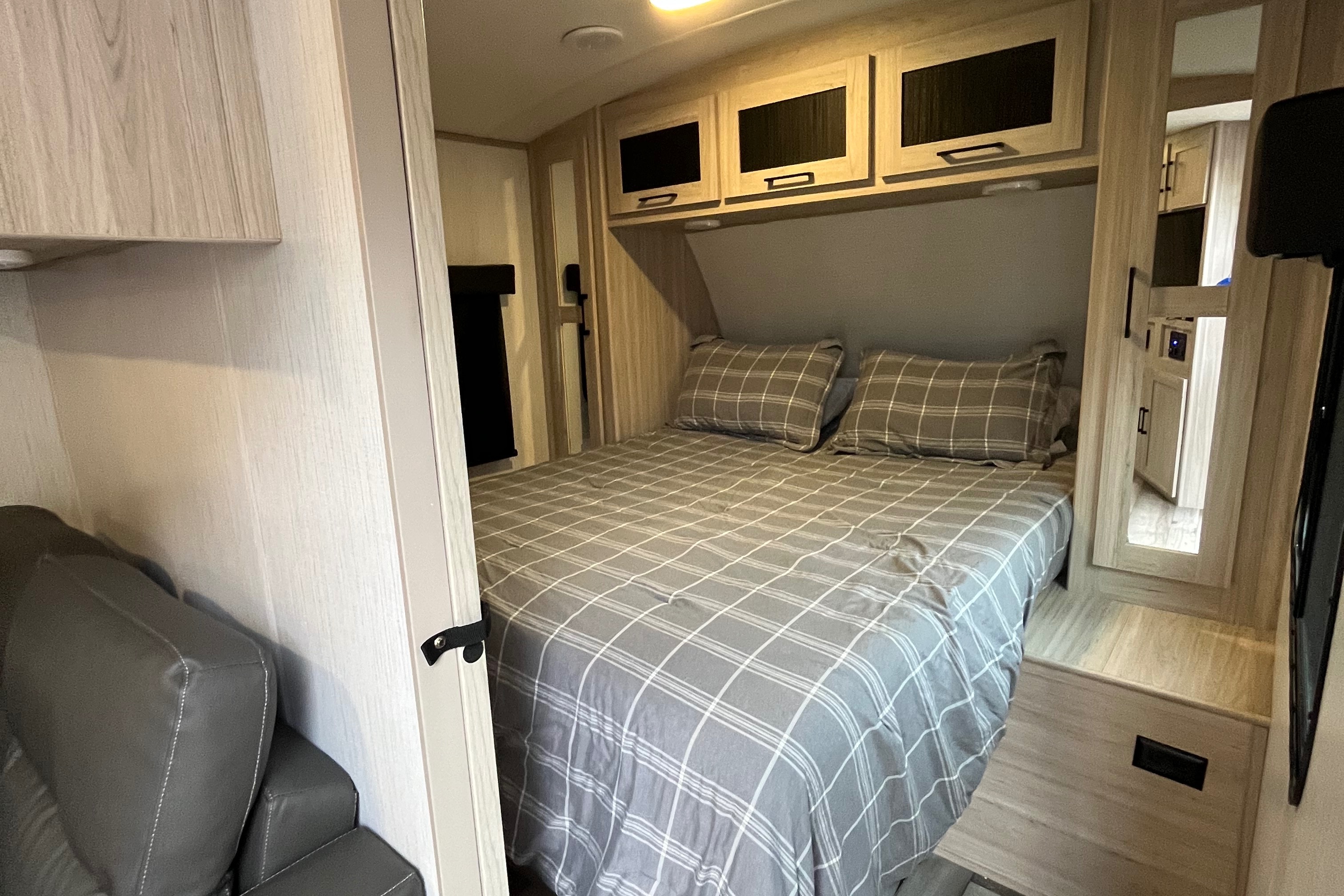 Matthew's Heartland Sundance ultra lite Travel Trailer