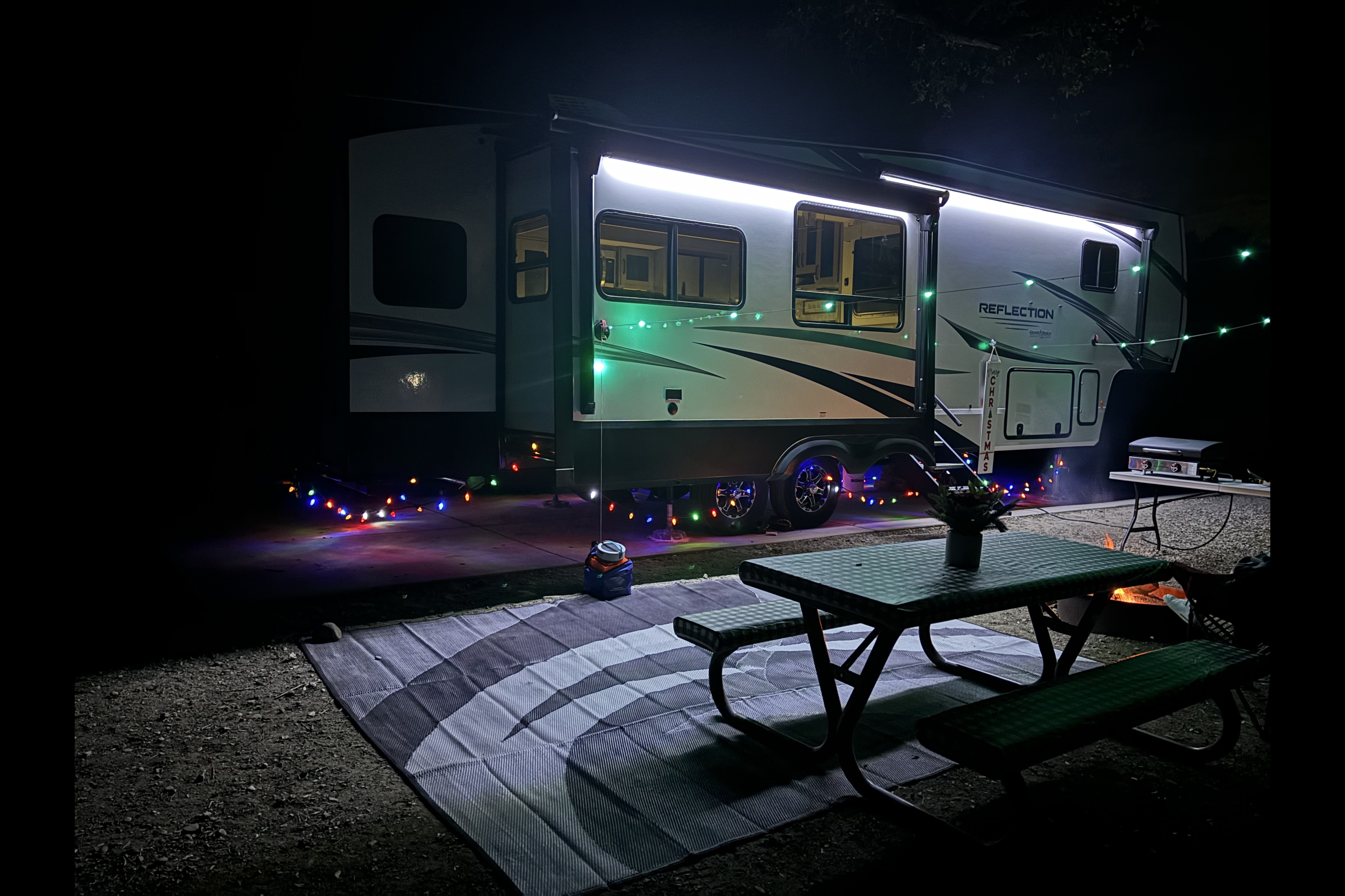 Pristine 2025 Grand Design Reflection 337 Fifth Wheel