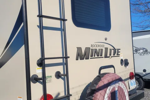 V & S Forest River Mini lite Travel Trailer