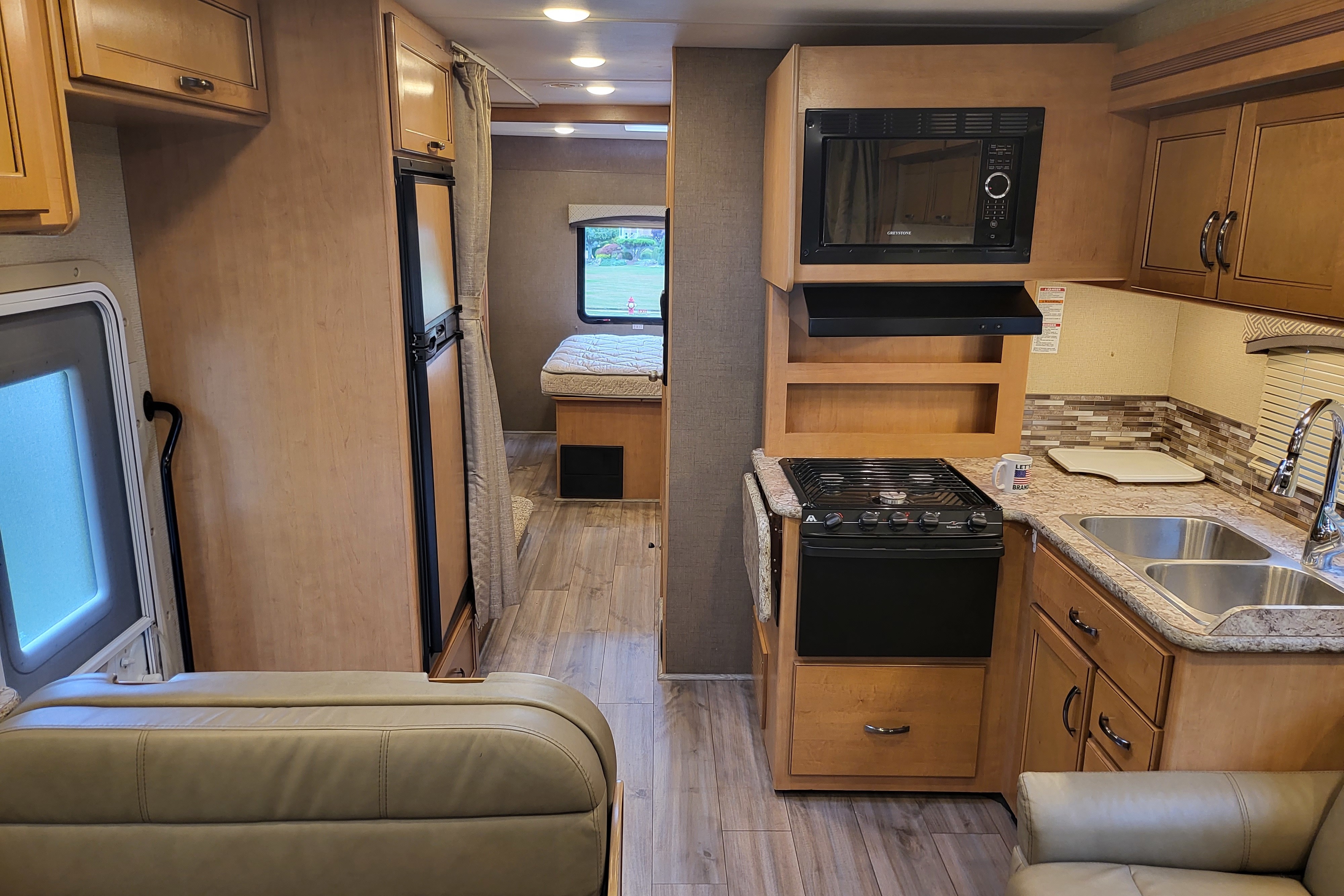 [30] Stress Free RVs - 2018 Class C - Chateau - Sleeps 10